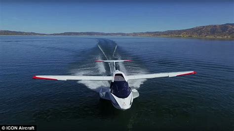 Tesla Like Icon A5 Seaplane Reaches 110mph And Can Be Flown By Anyone
