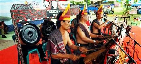 Suku ini merupakan suku mayoritas penduduk di pulau sumatra khususnya sumatra utara. 10 Alat Musik Tradisional Dari Sumatera Utara - Pariwisata Sumut