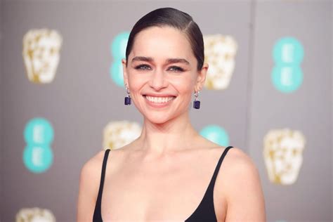 Emilia Clarkes New Comic Stars A Period Powered Female Engineer