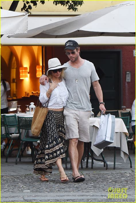 Chris Hemsworth Elsa Pataky Enjoy Romantic Date In Portofino Photo Chris Hemsworth