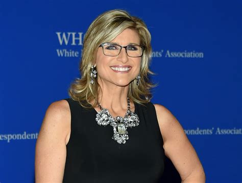 Cnns Ashleigh Banfield To Host New Hln Prime Time Show Daily Mail Online