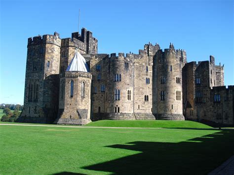 10 Most Famous Castles In The World Blogratify