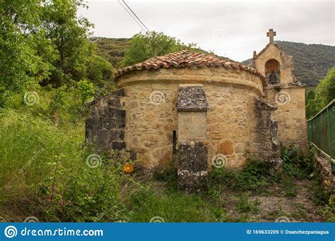 Romanesque Church Of Escanduso The Smallest Romanesque Church In Spain