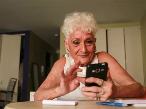 83 Year Old Grandmother Uses Tinder To Hunt For Men Decades Younger