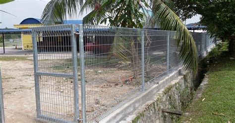 Selain itu, memilah dan membandingkan kualitas setiap merek material tersebut juga sangat penting. 62+ Harga Pagar BRC Terbaru September - Oktober 2019 ...