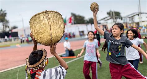 Los Juegos Y Juguetes De Los Niños Quechua Aimara Y