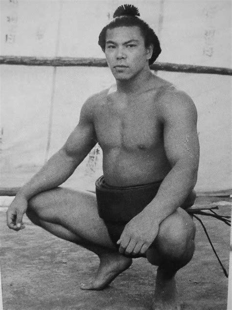Chiyonofuji Was Knees Stay His Feet Stand A Sumo Wrestling
