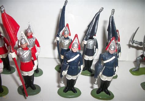 Large Lot Of 1960s Britains Herald Toy Soldiers Medieval Knights