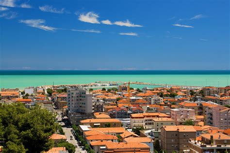 Read hotel reviews and choose the best hotel deal for your stay. La guida sul Comune di Giulianova (Te) in Abruzzo - Italia