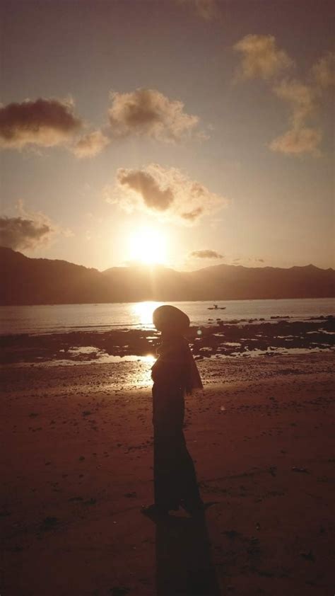 Lihat ide lainnya tentang pakaian pantai, baju pantai, gaya hijab. Pin oleh Amelia Rizky Elvira di Ootd hijab | Fotografi ...