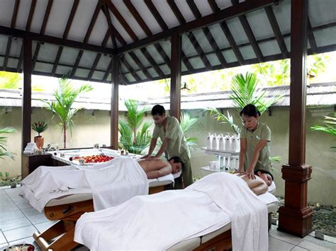 Luxury Spa Resorts In Kerala Ayurvedic Treatments In Kerala