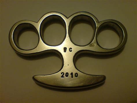 weaponcollector s knuckle duster and weapon blog home made t handle brass knuckles knuckle duster