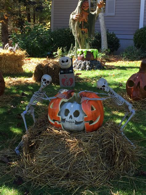 50+ scary halloween that you must know tagged at. Pin by Thehauntedboro on Halloween DIY Yard Decorations | Halloween yard decorations, Halloween ...
