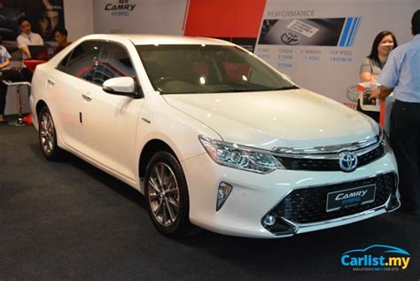Toyota camry 2017 2.0e, 2.0g x, hybrid 2.5 premium and hybrid 2.5 luxury camry 2.0e all new toyota camry 2019 in malaysia #toyotacamry #camry2019 #camrymalaysia web: 2017 Toyota Camry Hybrid Luxury Previewed At Stop The ...