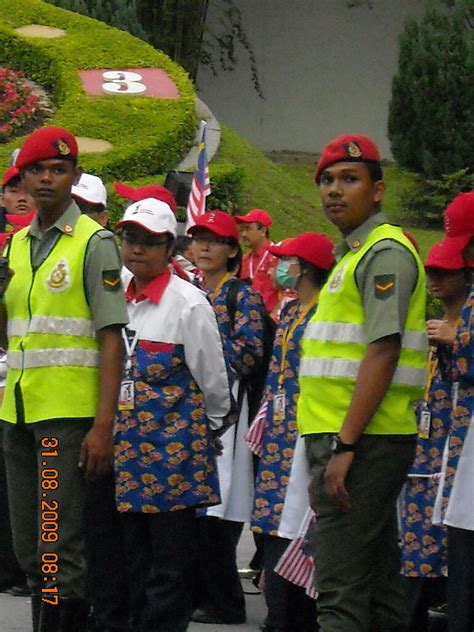 Malaysia traffic police uniform with fullface helmet malaysia police is the parody of pdrm. Kor Polis Tentera DiRaja (Malaysia) - Wikiwand