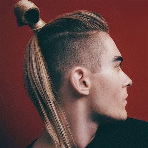 Check out the coolest men's ponytail and man bun haircuts including styles for long and short hair. 5 simple tips to get popular ponytail hairstyle