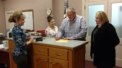 Judge Signs Proclamation Designating Independence County A Purple