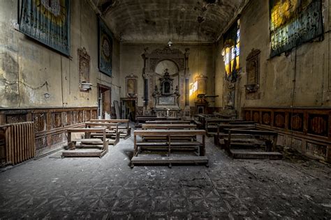 Abandoned Places The Art Of Lost Spaces Dark Art And Craft