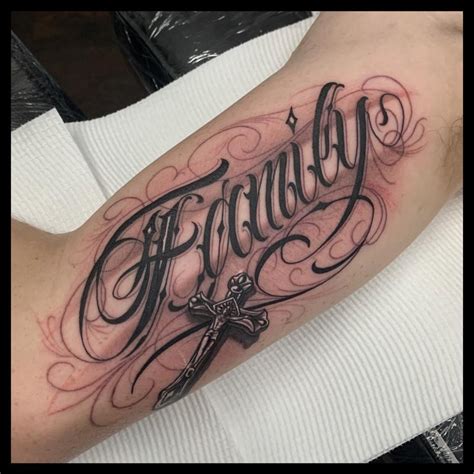 Best Lettering Shoulder Tattoos By Tattoo Artist Gretch Tattoo