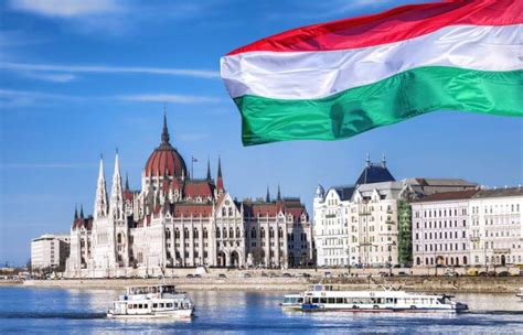 With easy access to europe due to its convenient location, as well as growth as an economic powerhouse in the region, visitors to hungary will. Cine vrea ca Ungaria să iasă din Uniunea Europeană
