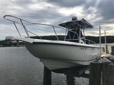 2001 Boston Whaler 26 Outrage Power Boat For Sale
