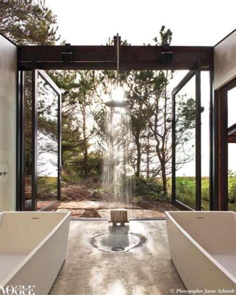 15 Inspiring Indooroutdoor Bathrooms Outdoor Bathroom Design Indoor