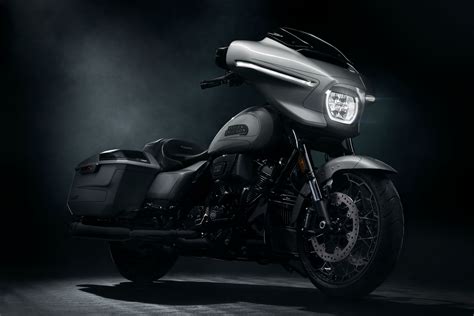 Harley Davidson Cvo Street Glide And Road Glide Finally Have A