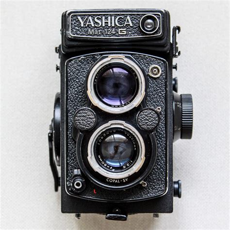 Yashica Mat 124g Pixelogistme Yashica Antique Cameras Camera