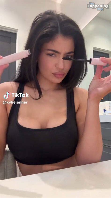 Kylie Jenner Leaks Thefappening News