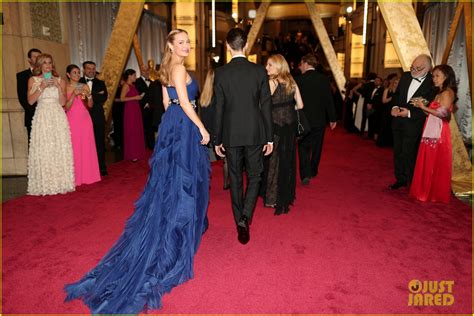 Photo Brie Larson Thanks Babefriend Alex Greenwald At Oscars Photo Just