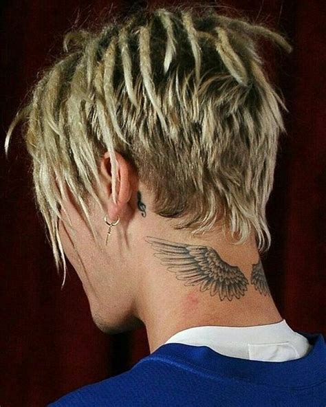 The tattoo now covers a side of his neck and is right next to his patience tattoo under his ear. Pin by Raghedmohamed on Justin beiber (With images ...