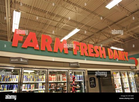Farm Fresh Dairy Sign In Grocery Store Stock Photo Alamy