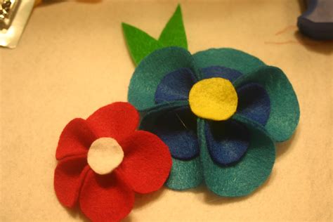 Lines Across Felt Flowers Hair Clips And Pins