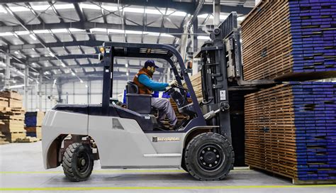 How Forklifts Work Fulcrum And Counterbalances Starke Material