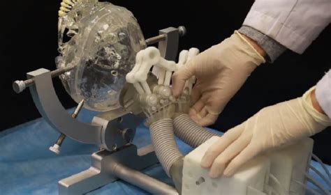 A Robotic Brain Surgeon That Works Inside An Mri Machine Neurosurgicaltv