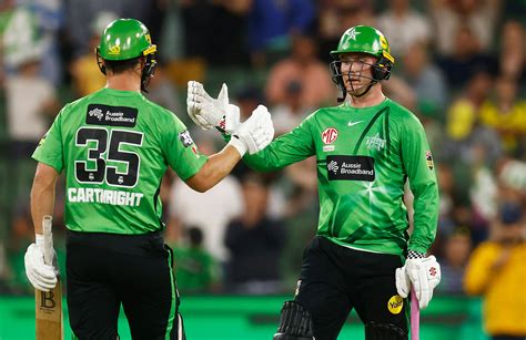 Stars Alive In Bbl12 After Smashing Strikers Au