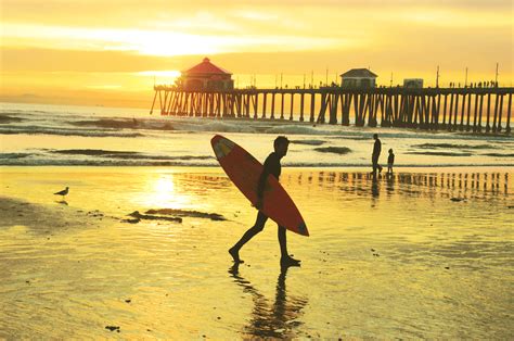 Explore huntington beach holidays and discover the best time and places to visit. huntington_beach_surfer | Kaleidoscope Adventures