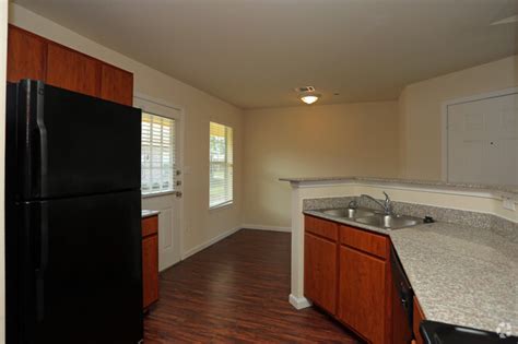 Woodside Manor Apartments For Rent In Conroe Tx