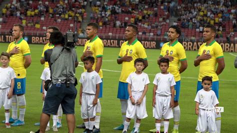 São apenas cinco jogos desde 2001. IMAGENS do JOGO PREPARATÓRIO da SELEÇÃO BRASILEIRA com o ...