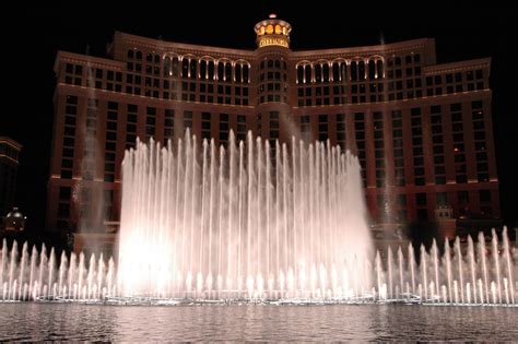 Las Vegas Hotel Water Fountain Show ~ Jeronidesigns