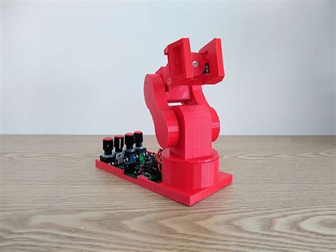 Robot Pedro By Saandial Thingiverse