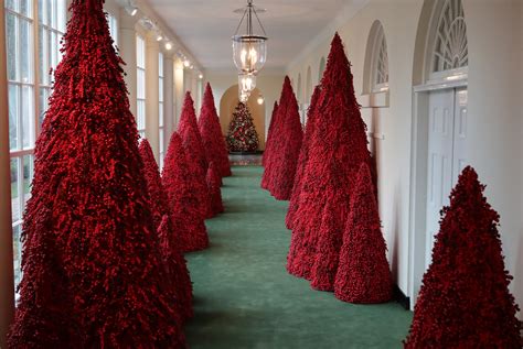 White House Unveils Christmas Decorations New York Post