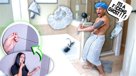 Hilarious Haunted Bathroom Prank On My Boyfriend Youtube