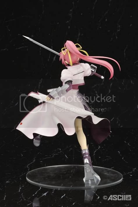 Figures Alter Impresses Again With Nanohas Signum ゆうわくワク