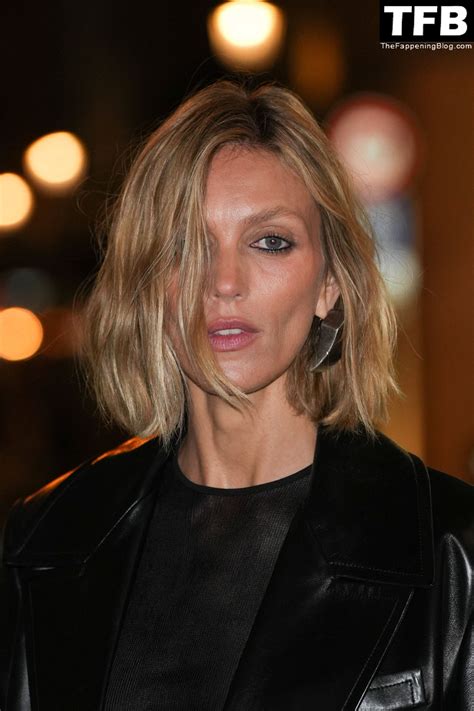 Anja Rubik Flashes Her Nude Tits At The Saint Laurent Womenswear Show
