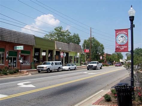 Youll Feel Right At Home In The Most Charming Small Town In Georgia