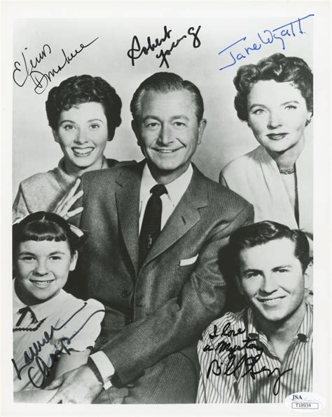 Father Knows Best 8x10 Photo Signed By 5 With Robert Young Elinor