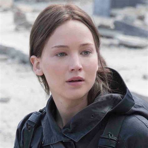 How Old Was Jennifer Lawrence In The First Hunger Games Who Are The Cast Members Of The Hunger