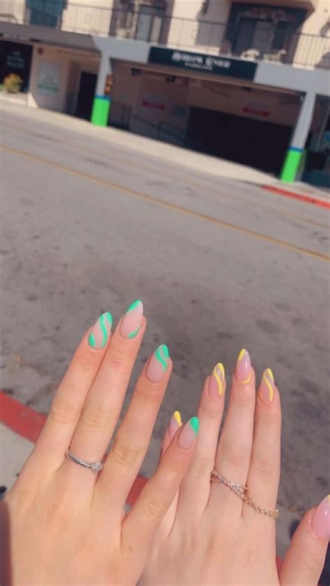 Nails To Get With Your Bestie Really Cute Nails Grunge Nails Nail Art