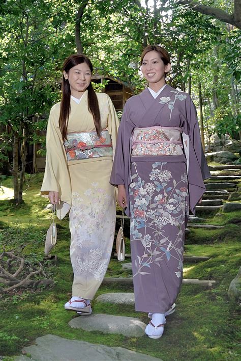 The Kimono Silk Of Kanazawa Kaga Yuzen Kaname Japan